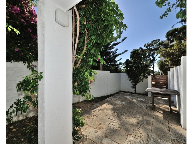 2/26 Wellington Street, Mosman Park WA 6012