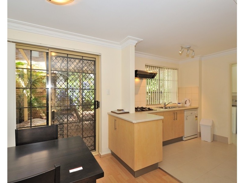 3/102 Mary Street, Como WA 6152