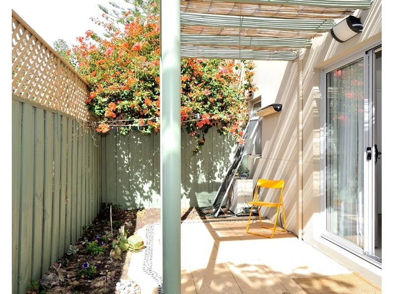 2/11 Rosendo, Cottesloe WA 6011