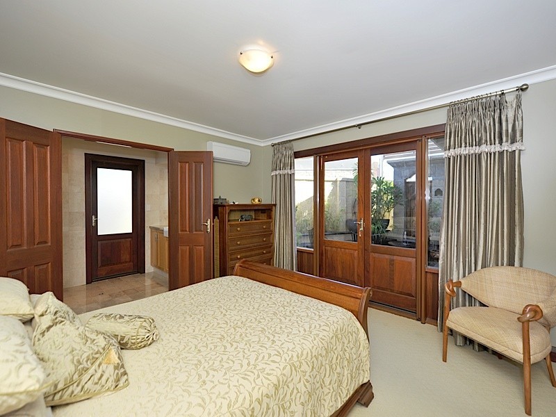 1B Shuffrey Street, Fremantle WA 6160