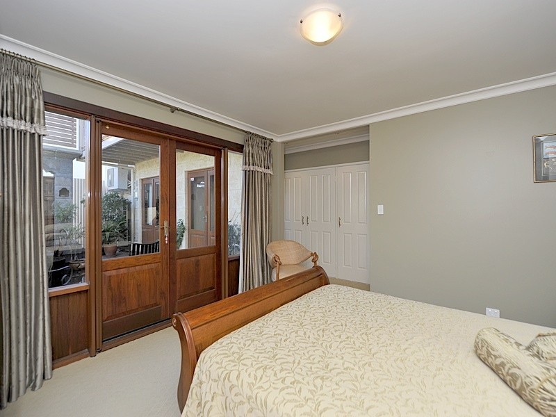 1B Shuffrey Street, Fremantle WA 6160