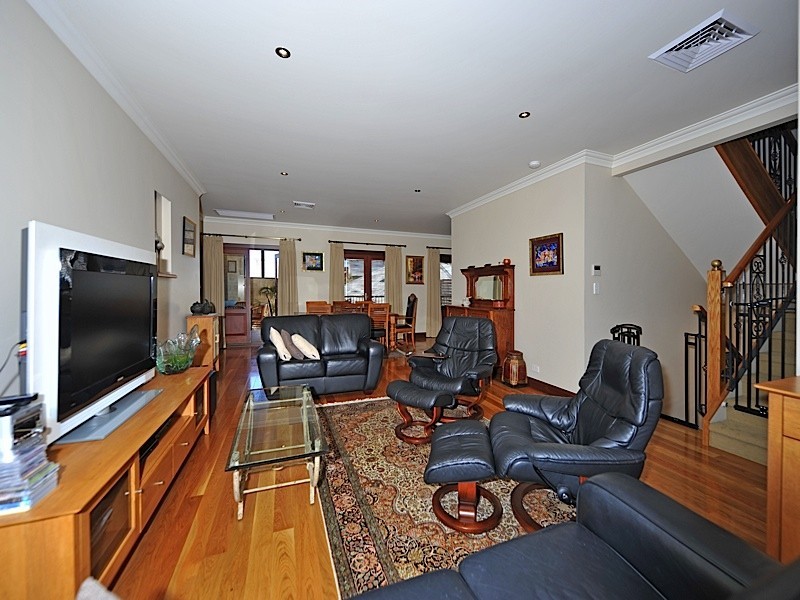 1B Shuffrey Street, Fremantle WA 6160