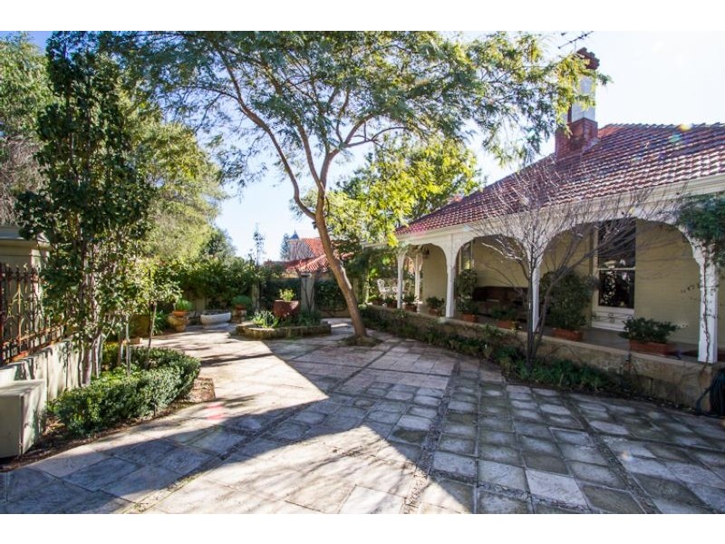 33 Irvine Street, Peppermint Grove WA 6011