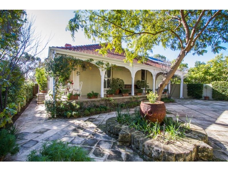 33 Irvine Street, Peppermint Grove WA 6011