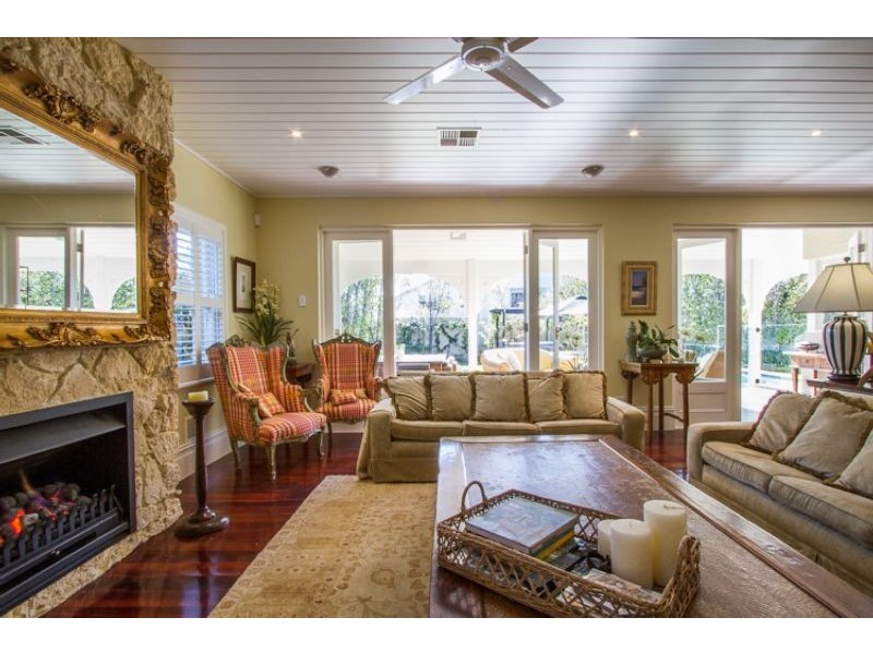 33 Irvine Street, Peppermint Grove WA 6011