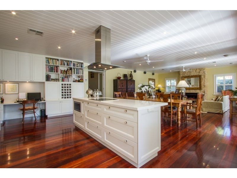 33 Irvine Street, Peppermint Grove WA 6011