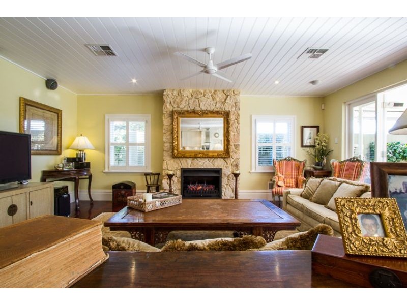 33 Irvine Street, Peppermint Grove WA 6011