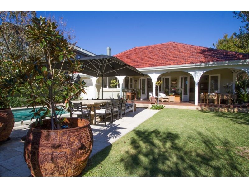 33 Irvine Street, Peppermint Grove WA 6011