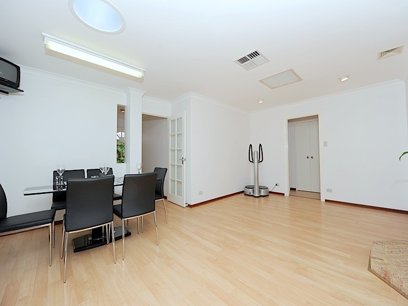 9 Delphi Place, Coogee WA 6166
