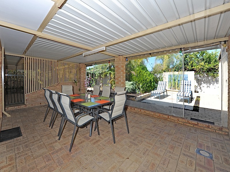 9 Delphi Place, Coogee WA 6166