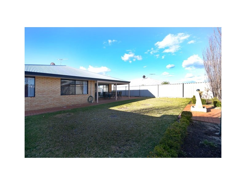 3 Repens Way, Banksia Grove WA 6031