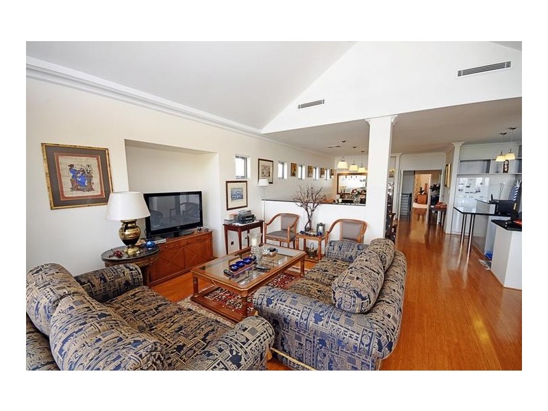 11 Chipperfield Court, Mosman Park WA 6012
