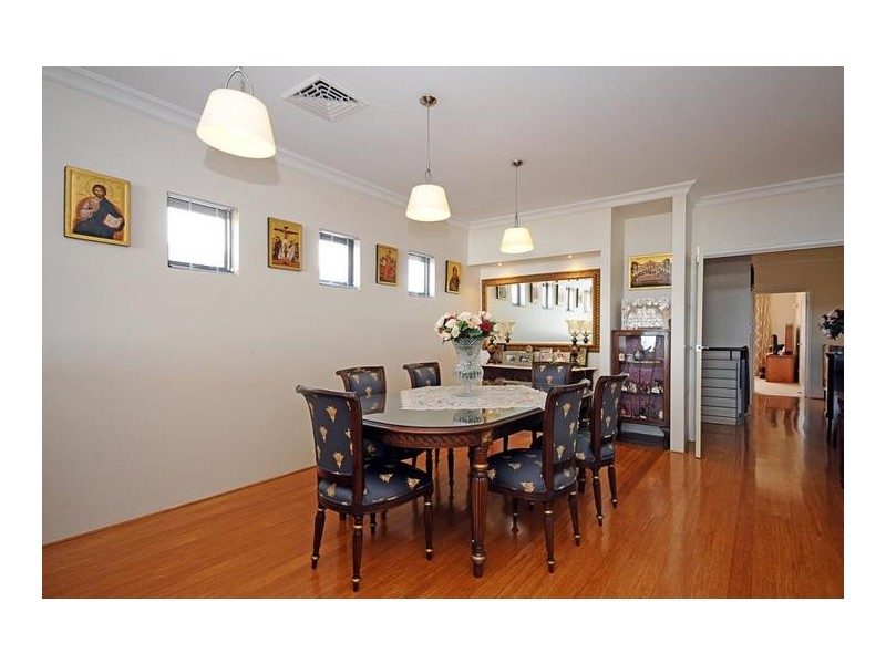 11 Chipperfield Court, Mosman Park WA 6012