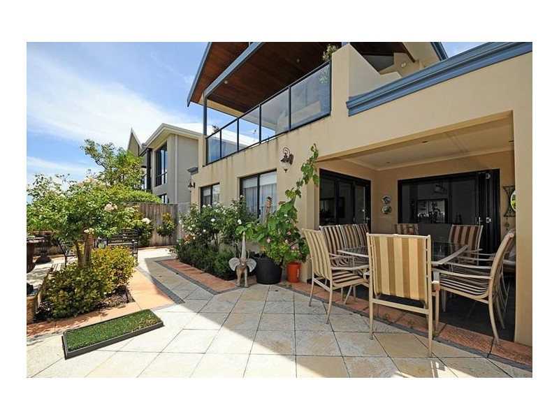 11 Chipperfield Court, Mosman Park WA 6012