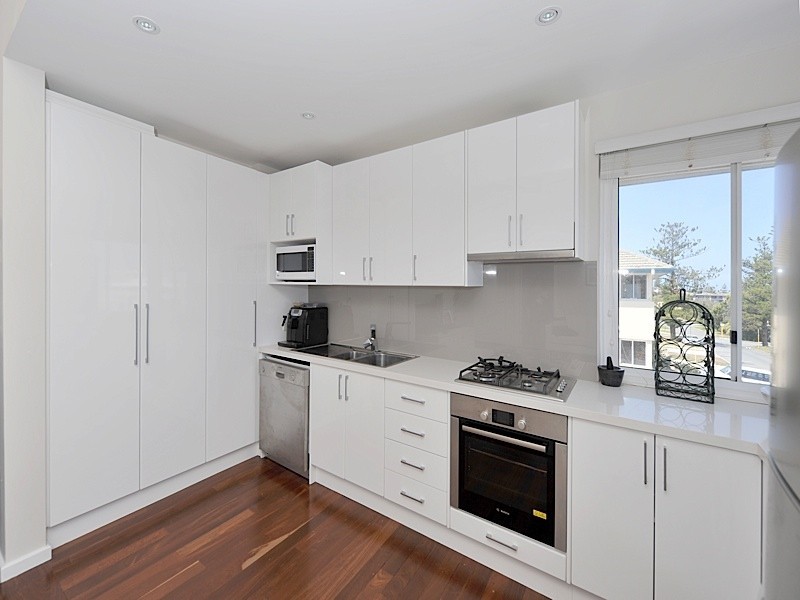 15/15 Eric Street, Cottesloe WA 6011