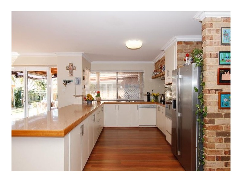 6 Delphi Place, Coogee WA 6166