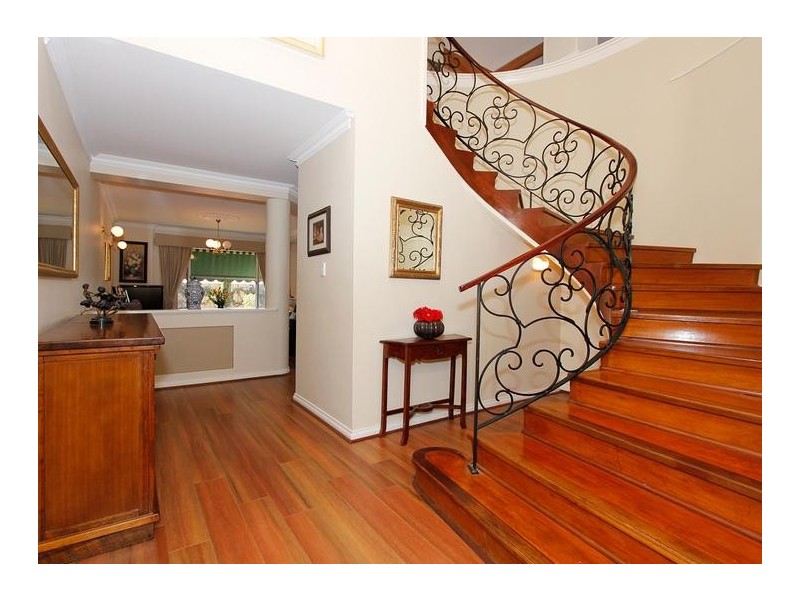 6 Delphi Place, Coogee WA 6166