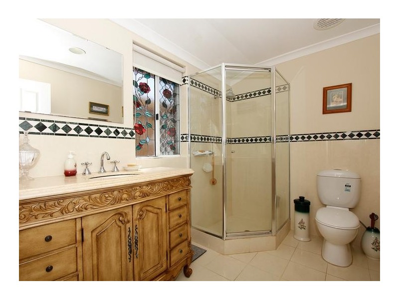 6 Delphi Place, Coogee WA 6166