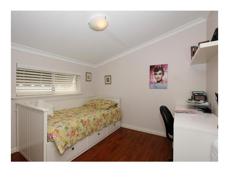 6 Delphi Place, Coogee WA 6166