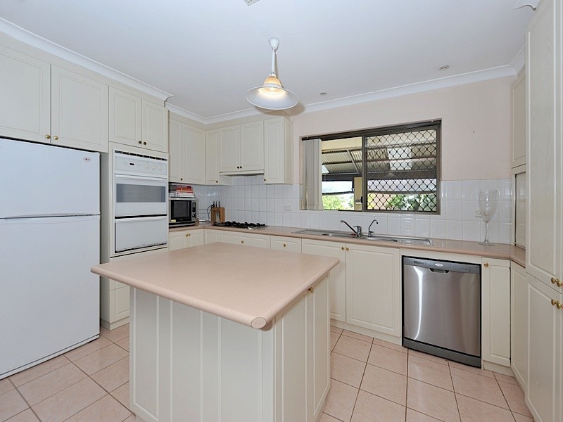 25 Pass Crescent, Beaconsfield WA 6162