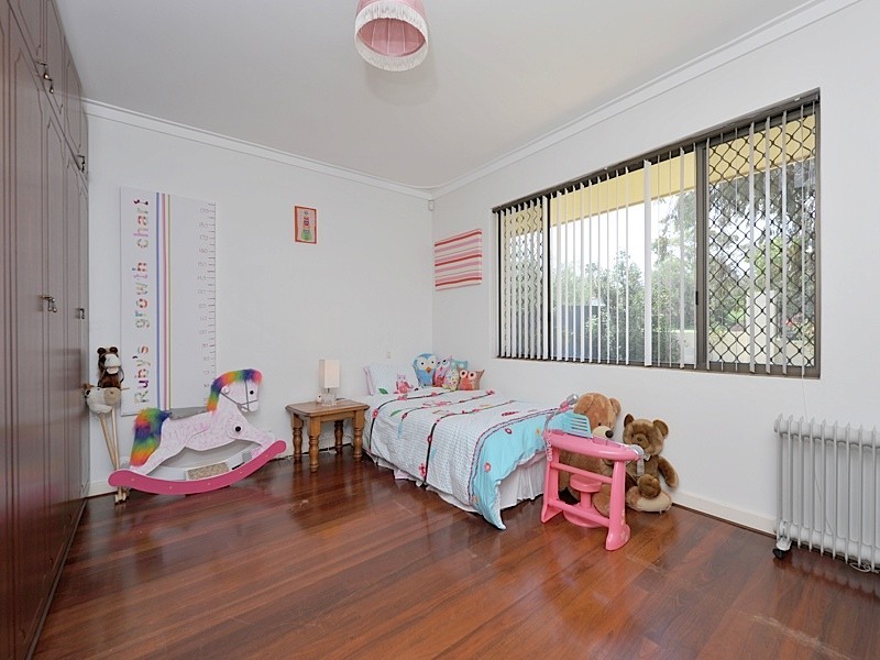 25 Pass Crescent, Beaconsfield WA 6162