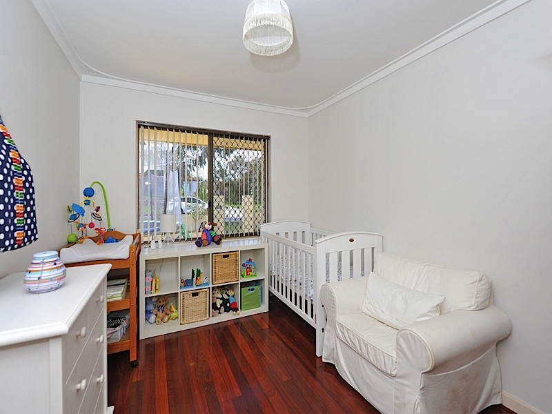 25 Pass Crescent, Beaconsfield WA 6162