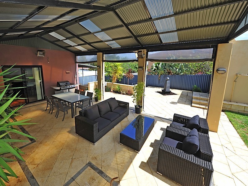 25 Pass Crescent, Beaconsfield WA 6162