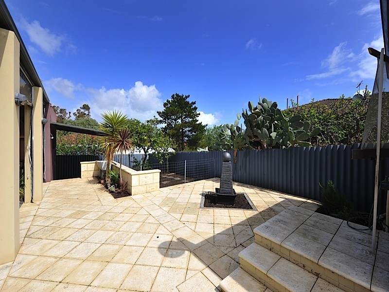 25 Pass Crescent, Beaconsfield WA 6162