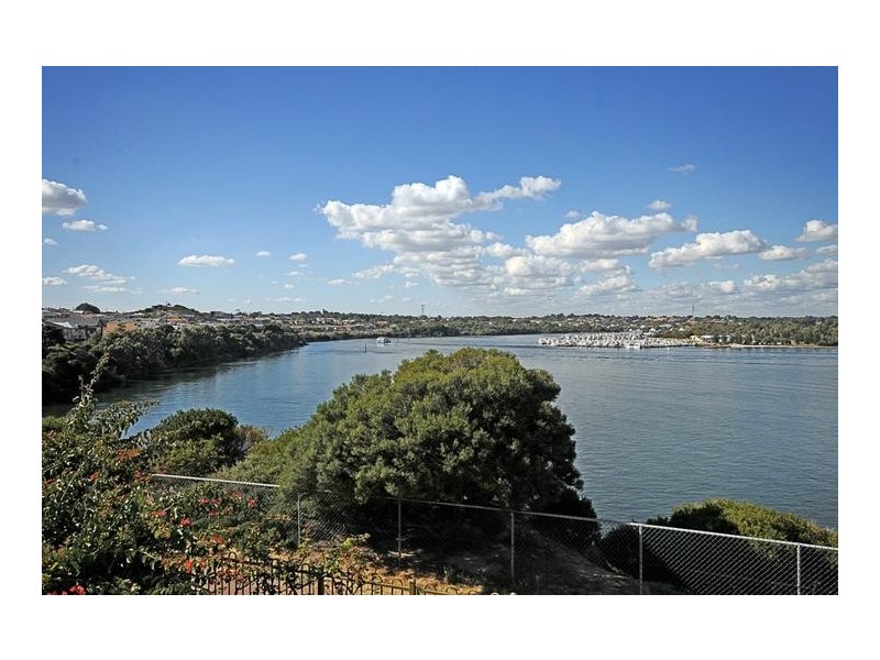 13 Binns Court, North Fremantle WA 6159