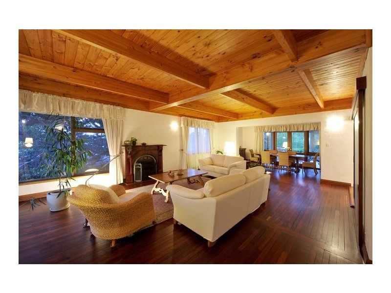 15 Barnsley Road, Mount Claremont WA 6010