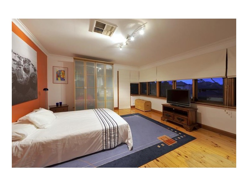 15 Barnsley Road, Mount Claremont WA 6010