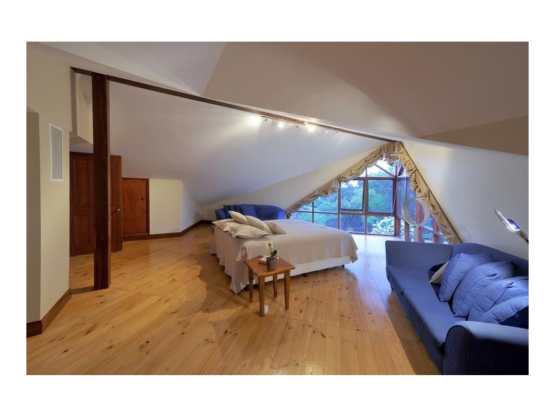 15 Barnsley Road, Mount Claremont WA 6010