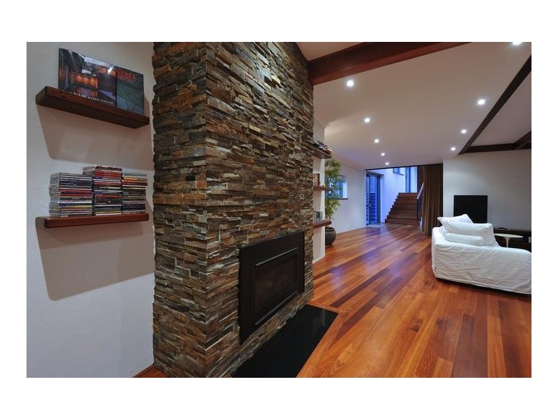 15 Barnsley Road, Mount Claremont WA 6010