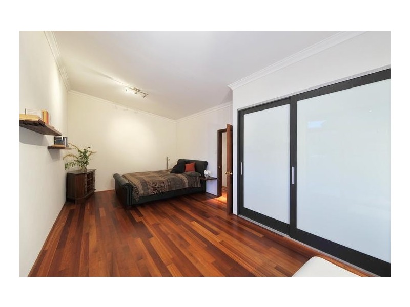 15 Barnsley Road, Mount Claremont WA 6010