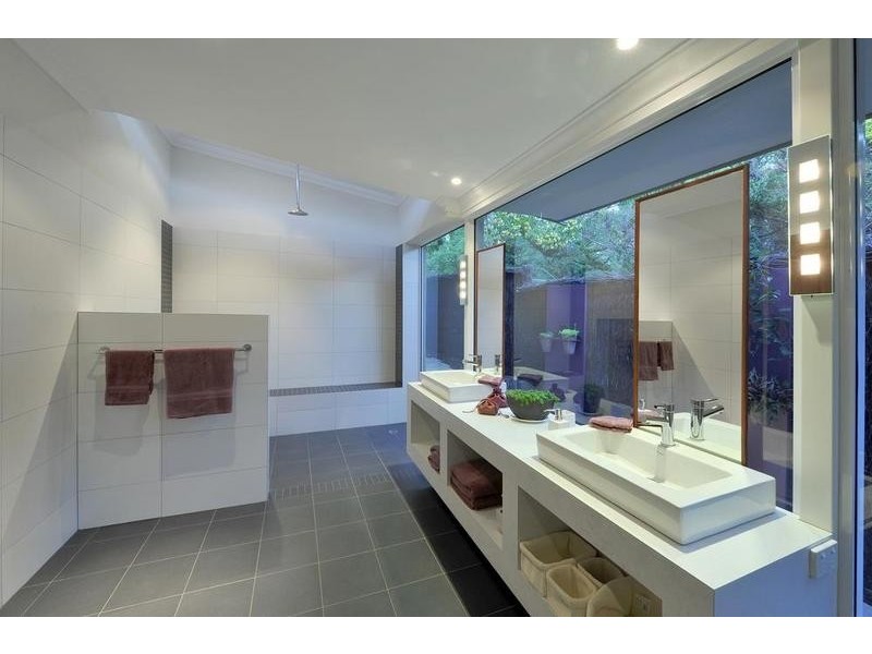 15 Barnsley Road, Mount Claremont WA 6010