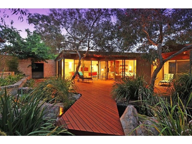 15 Barnsley Road, Mount Claremont WA 6010