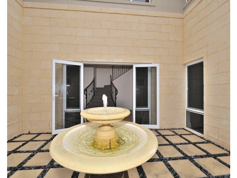 10 The Cutting, Mosman Park WA 6012