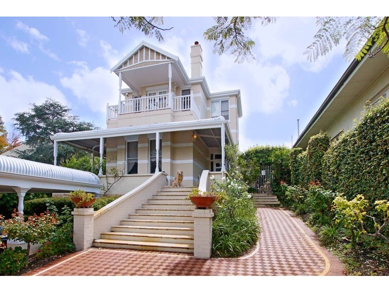 7 Freshwater Parade, Claremont WA 6010