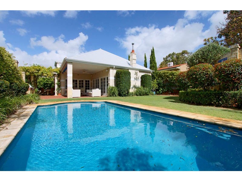 7 Freshwater Parade, Claremont WA 6010