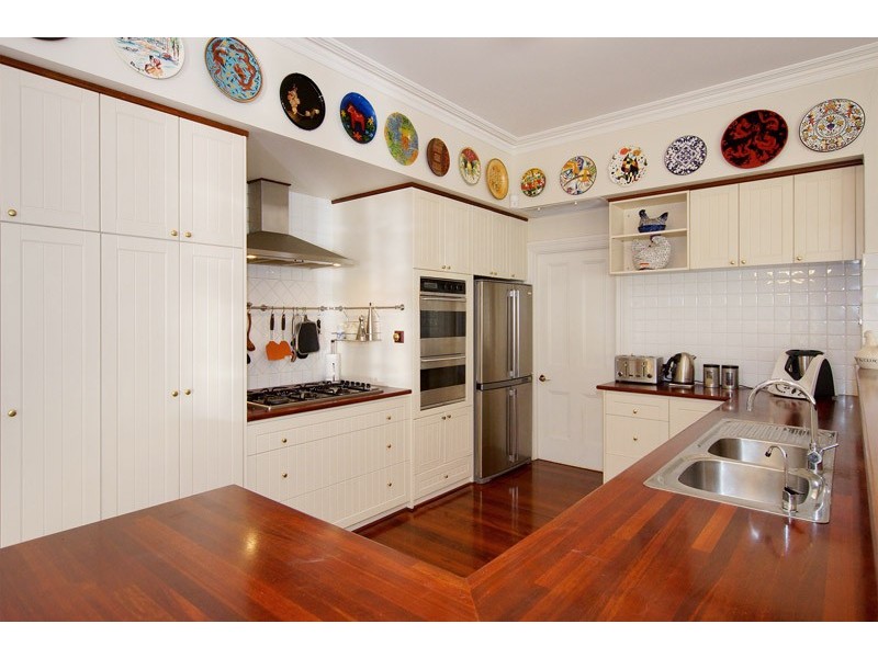 7 Freshwater Parade, Claremont WA 6010