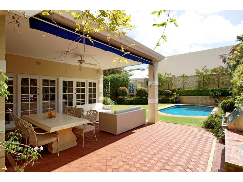 7 Freshwater Parade, Claremont WA 6010