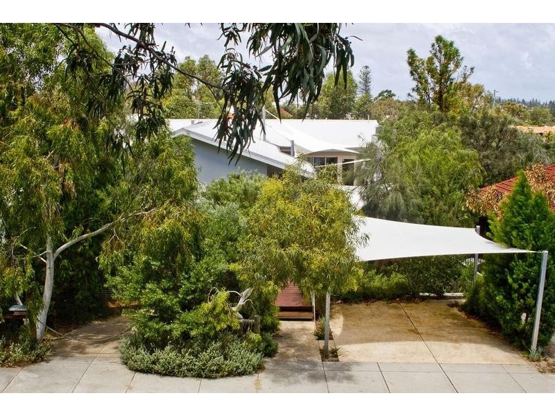 16 Hooley Street, Swanbourne WA 6010