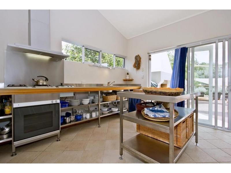 16 Hooley Street, Swanbourne WA 6010