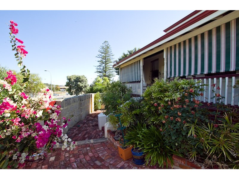 101 Curtin Ave, Cottesloe WA 6011