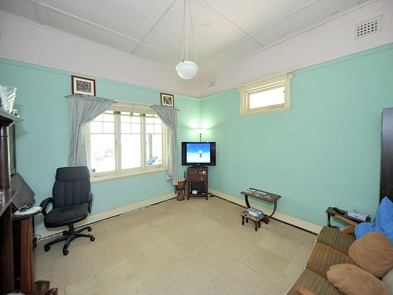 17 Kitchener Street, Nedlands WA 6009