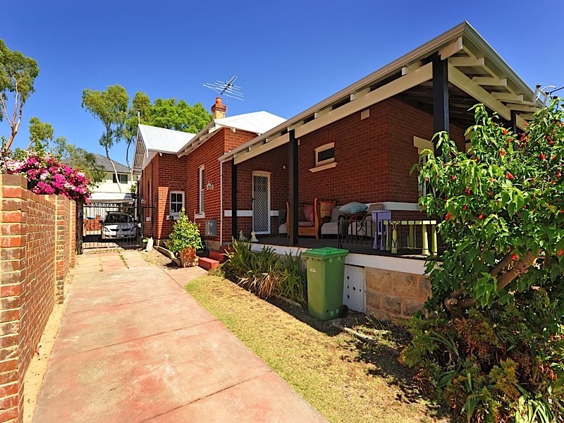 17 Kitchener Street, Nedlands WA 6009