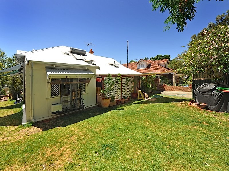 17 Kitchener Street, Nedlands WA 6009