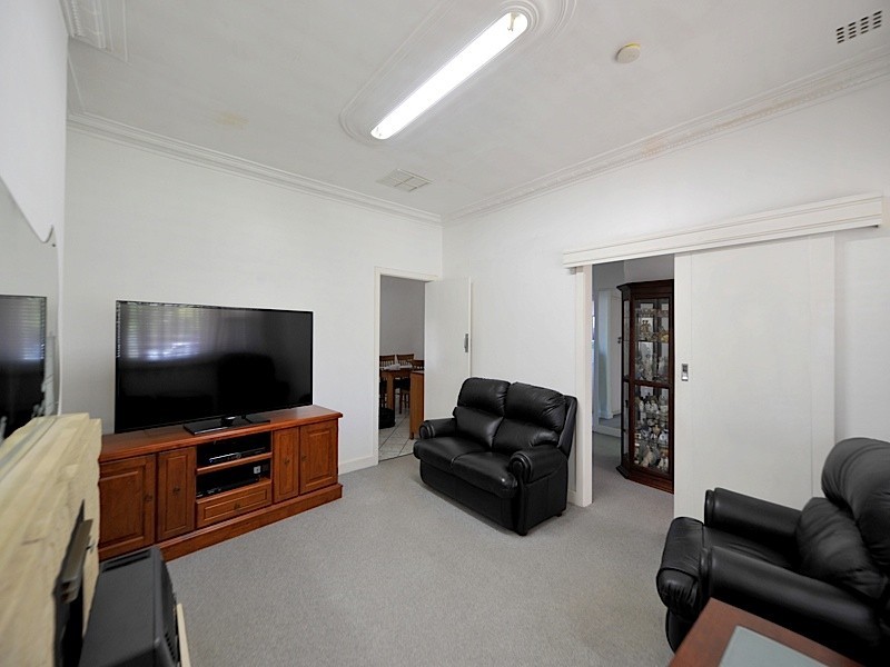 8 Dalgety Street, Cottesloe WA 6011