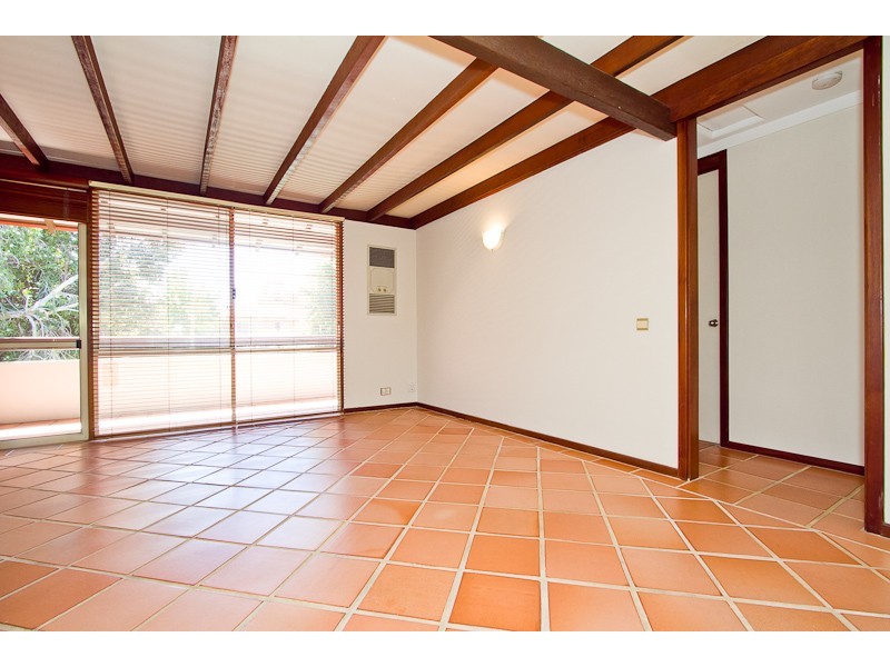 2/25 Comer Street, Como WA 6152