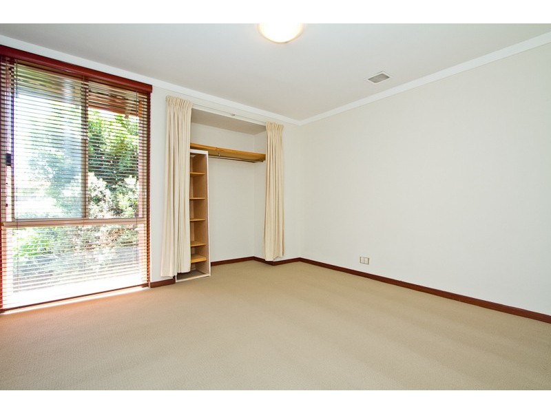 2/25 Comer Street, Como WA 6152